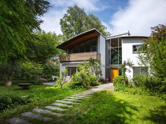 Hochwertige und großzügige Villa mit autarkem Nebengebäude (Büro oder Gäste), fußläufig zum Ammersee