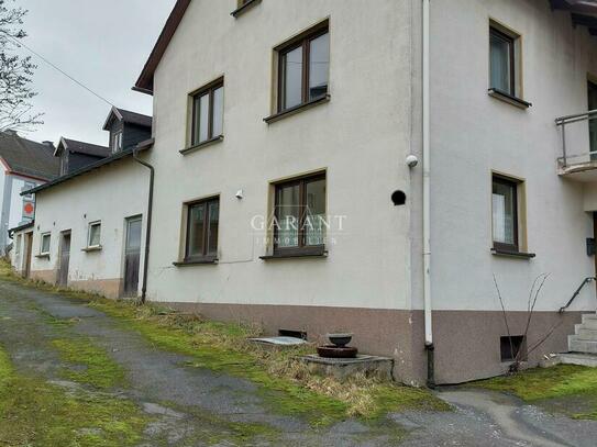 Ehemaliges Bauernhaus mit Stallungen, ideal für eine große Familie in Geroldsgrün!