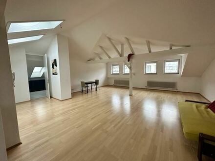 großzügiges Dachgeschoßloft als Wohnung oder Büro im beliebten Andräviertel in Salzburg Stadt
