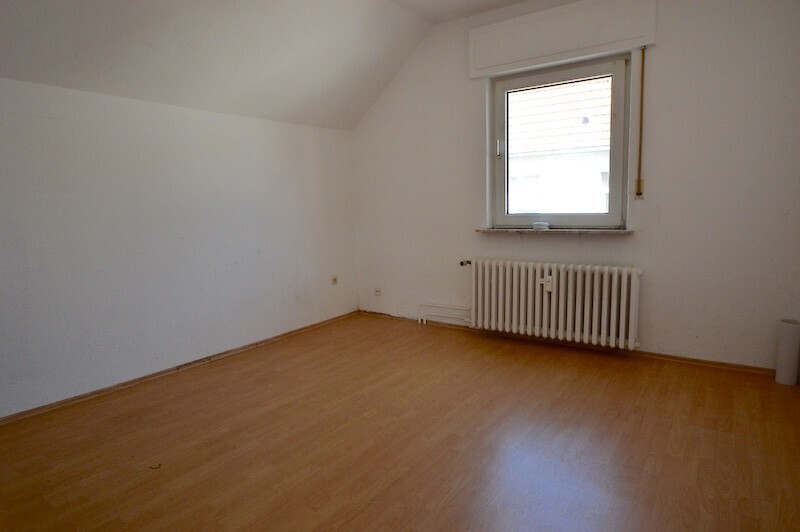 Falanga Immobilien - 1-2 Fam.Hs. mit vielfältigen Möglichkeiten & tollem Hof-/Gartenbereich in Bud. – 55257 Budenheim, 55257 Budenheim – Vorschaubild 8