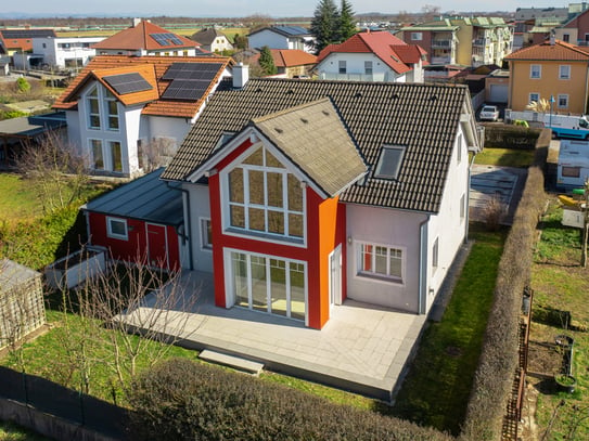 ENNSPANORAMA – modernes Einfamilienhaus mit Garten, Pool und Carport in Ennsdorf