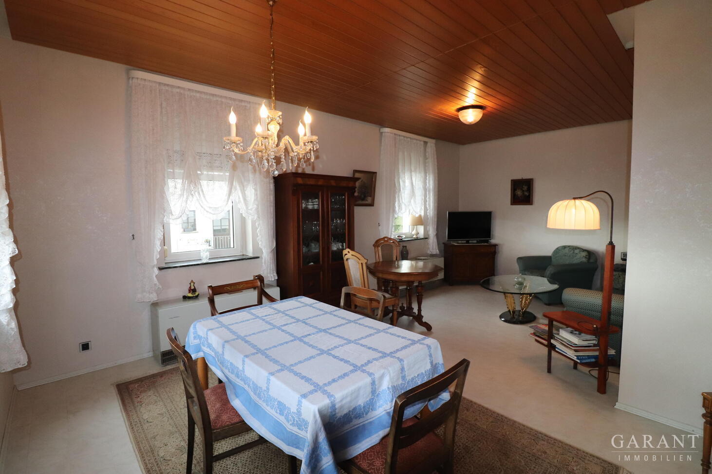 ***Einfamilienhaus mit großem Garten und Garage *** – 35781 Weilburg, 35781 Weilburg – Vorschaubild 9