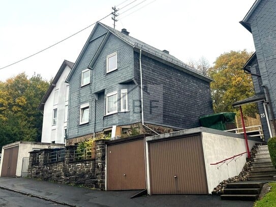 Renovierungsbedürftiges Ein-/Zweifamilienhaus in beliebter Lage mit großzügigem Garten