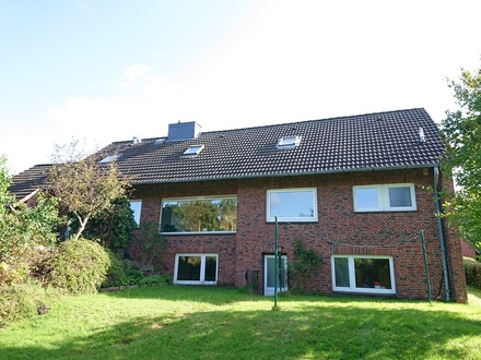 Einfamilienhaus mit Einliegerwohnung mit großem Platzangebot und schönem Baugrundstück in Itzehoe