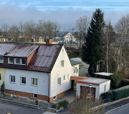 Doppelhaushälfte mit Garage bietet Platz für die Familie!