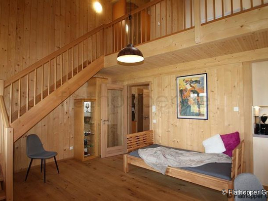 1,5 Zimmer-Galerie-Wohnung im Holzhaus mit Balkon - bei Otterfing