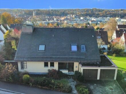 Eindrucksvoll! Großzügiges Wohnhaus mit Stadtblick in Biberach-Osterberg