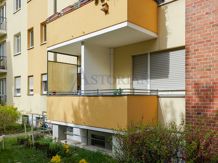 Renovierungsbedürftige 2-Zimmer-Wohnung mit Balkon nahe Schloss Charlottenburg