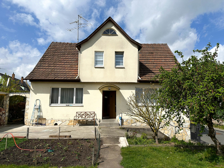 Gepflegtes Zweifamilienhaus mit Einliegerwohnung und vielfältigen Nutzungsmöglichkeiten in Coburg-Neuses