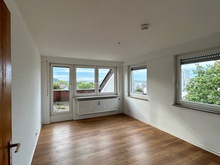 17019.076 schöne 1 Zimmer-Seniorenwohnung im DG, ab 60 Jahren mit WBS