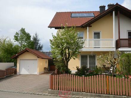 Sonniges Familiendomizil mit Einliegerwohnung und Gartenterrasse!++ Robert Decker Immobilien GmbH ++