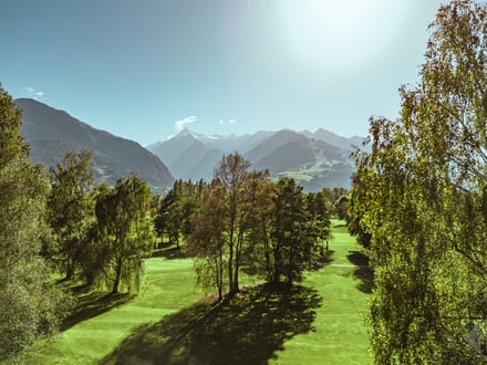 RARITÄT Baugrundstück in Ausnahmelage direkt am Golfplatz Zell am See!