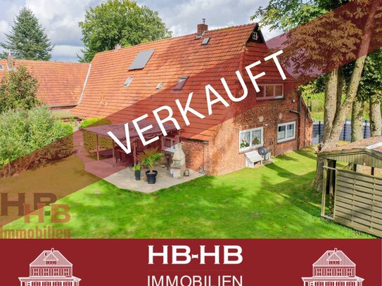 Rustikale Bauernhaushälfte in ländlicher Idylle mit großem Garten