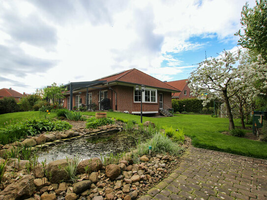 Gemütliches Einfamilienhaus mit schönem Garten und Teich!