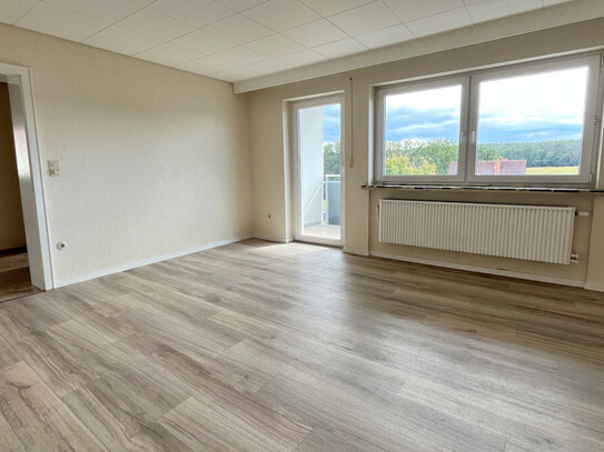 Freundliche 3 Zimmer Wohnung mit Balkon und Garten, 96135 Stegaurach-Ortsteil