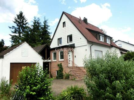 Freistehendes 3-Familienhaus mit Garten, Garage und zwei Stellplätzen