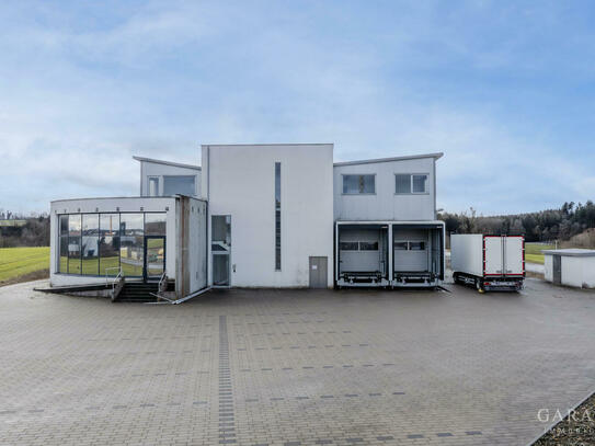 Attraktives Produktionsgebäude mit verglastem Anbau, Büro- und Sozialräumen in Betzenweiler!