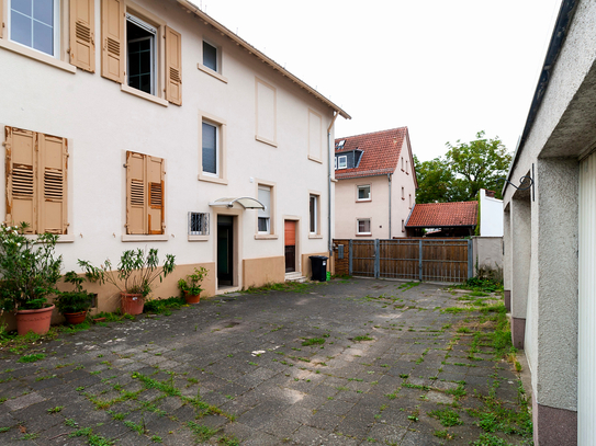 5-Familienhaus und Doppelbungalow auf einem Grundstück in Darmstadt-Arheilgen