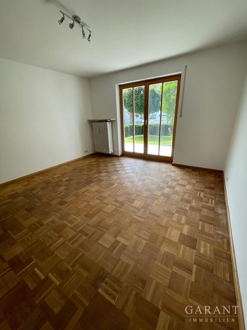 Vielseitiges Dreifamilienhaus in begehrter Lage von Raubling - alle Wohneinheiten frei! – 83064 Raubling, 83064 Raubling – Vorschaubild 9