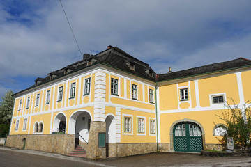 Büro- und Seminarhof mit Gastronomie