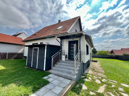 Saniertes Einfamilienhaus in Sonniger Lage, mit großem Garten!!