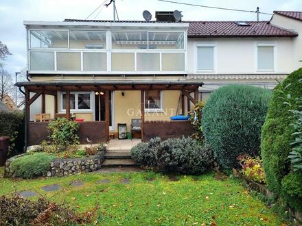 Schnuckliges Reiheneckhaus mit Garten und Garage