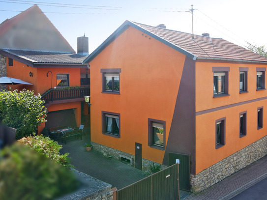 Mehr-Generationenhaus mit viel Platz für Alt und Jung - guter Zustand - ruhige Lage