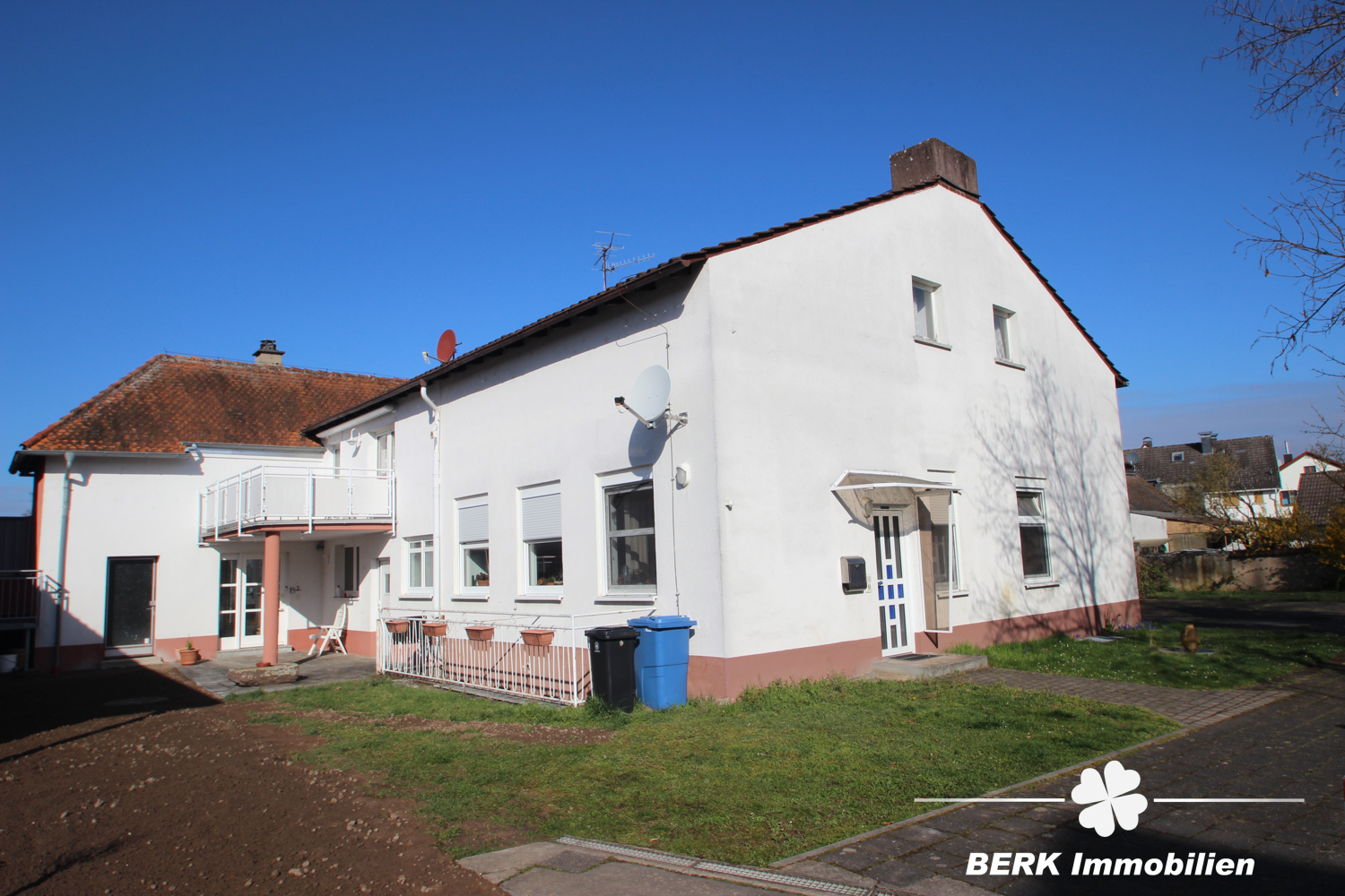 Immobilie in Karlstein am Main - BERK Immobilien – Großzügiges Anwesen mit Zweifamilienhaus & zusätzlicher Bebauungsmöglichkeit - Bild 0