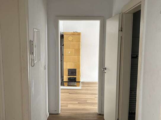 gemüliche 2 Zimmer Wohnung - renovierungsbedürftig !