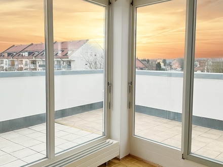 Einzigartiges Wohnvergnügen in Straubing – Besondere Galerie-Wohnung mit Homelift und Dachterrasse