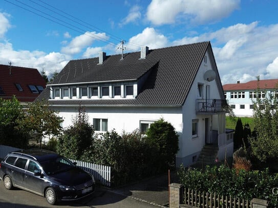 Immobilie zur Neugestaltung - Zweifamilienhaus in Berghülen