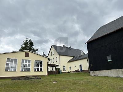 MITTEN IN DER NATUR MIT XXL- GRUNDSTÜCK