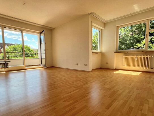 Bamberg Hain helle 4 Zimmer Wohnung mit sonniger Loggia und Garage