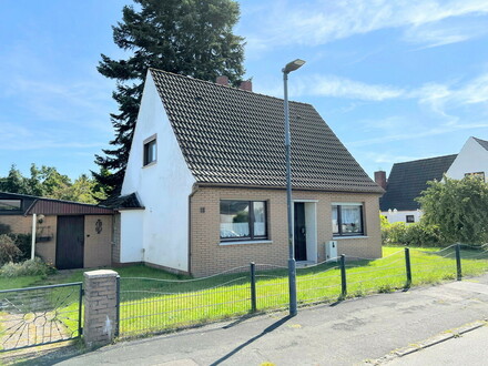 PURNHAGEN-IMMOBILIEN - Freistehendes 1-Familienhaus mit Garage in zentraler Lage von Bremen-Aumund!