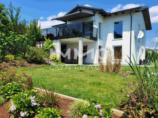 Traumhaus in Traumlage mit Garten und zwei Terrassen - Absolute Ruhe- und Aussichtslage