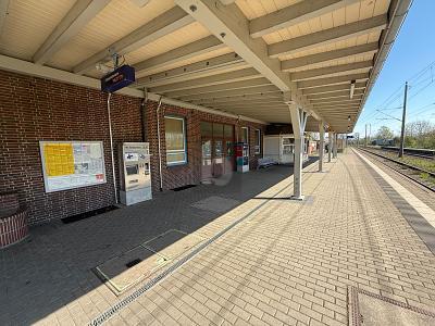 TRAUM VOM EIGENEN CAFÉ  DIREKT AM BAHNSTEIG!