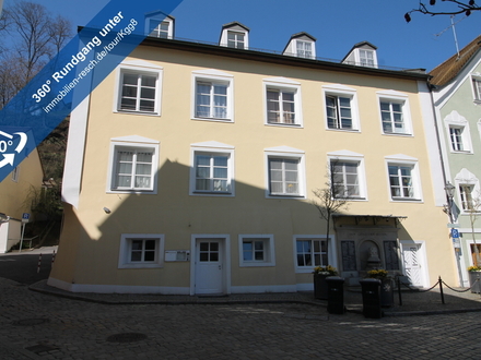 Ruhige Wohnlage mit Altstadtflair 2-Zimmer-Dachgeschoss Wohnung direkt am Halser Marktplatz