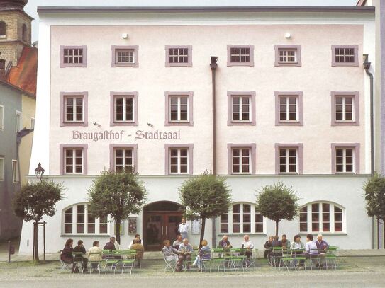 Traditionswirtshaus am Stadtplatz: Braugasthof mit Stadtsaal