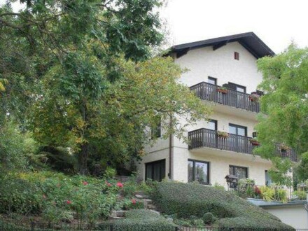 Apartment-Haus in Villengegend in Baden