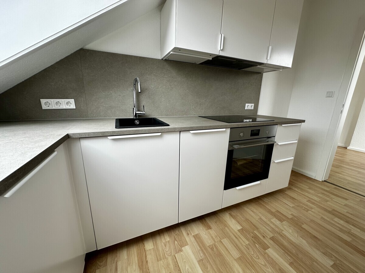 Schwachhausen umfangreich modernisierte 2,5 Zi. DG-Whg. m. Dachterrasse und Kamin, EBK und Bad neu - Photo 4
