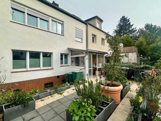 2 Familienmittelhaus mit Garten in Frankfurt Sachsenhausen