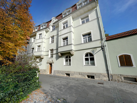 Luxuriöse 4-Zimmer-Wohnung mit Balkon in historischem Stadthaus in ruhiger Coburger Innenstadtlage