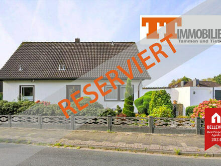 TT bietet an: Schönes 1-2-Familienhaus mit Garage in Fedderwarden!