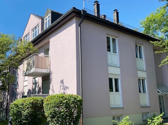 Gemütliche 3-Zimmer-Dachgeschoss-Wohnung mit Dachterrasse in Trudering