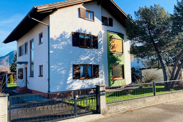 2- Familienwohnhaus mit großzügigem Grundstück in Flintsbach am Inn