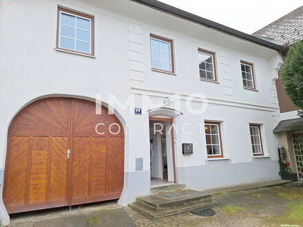 Reihenhaus in zentraler Lage mit großem Garten und 2 Garagen