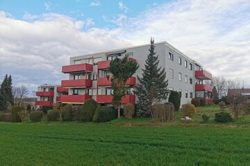 3-ZIMMERWOHNUNG MIT BALKON UND BLICK INS GRÜNE