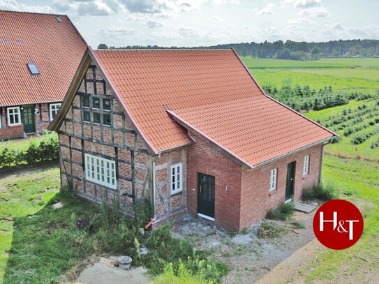 Komplett saniertes, denkmalgeschütztes Bauernhaus mit Blick ins Grüne!