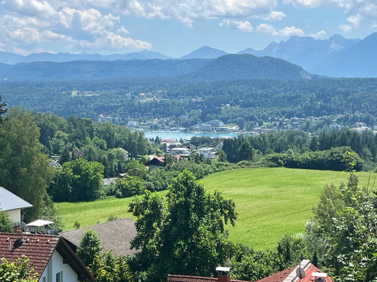 Grundstück mit See- und Karawankenblick