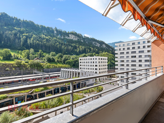 Großzügige 4-Zimmer-Wohnung mit 2 Balkonen in zentraler Lage